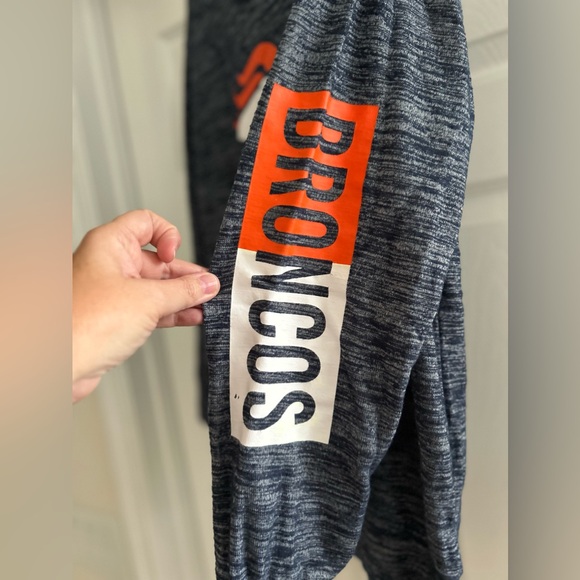 NFL Denver Broncos Women’s Long Sleeve Shirt Size M - Picture 5 of 6